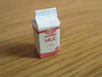 Milk Carton  Skimmed - F208C