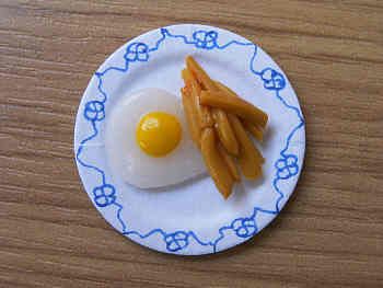 Egg & Chips on plate - F36