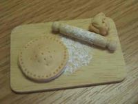 Baking Board with Pie - F37