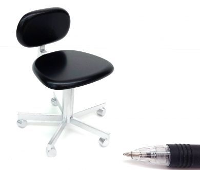 Black/Silver Manicurist's Chair - HD39B/S 