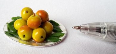 Tudor Platter of Glazed Apples - T4