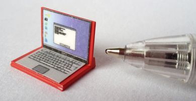 Red Laptop - TFO34R 